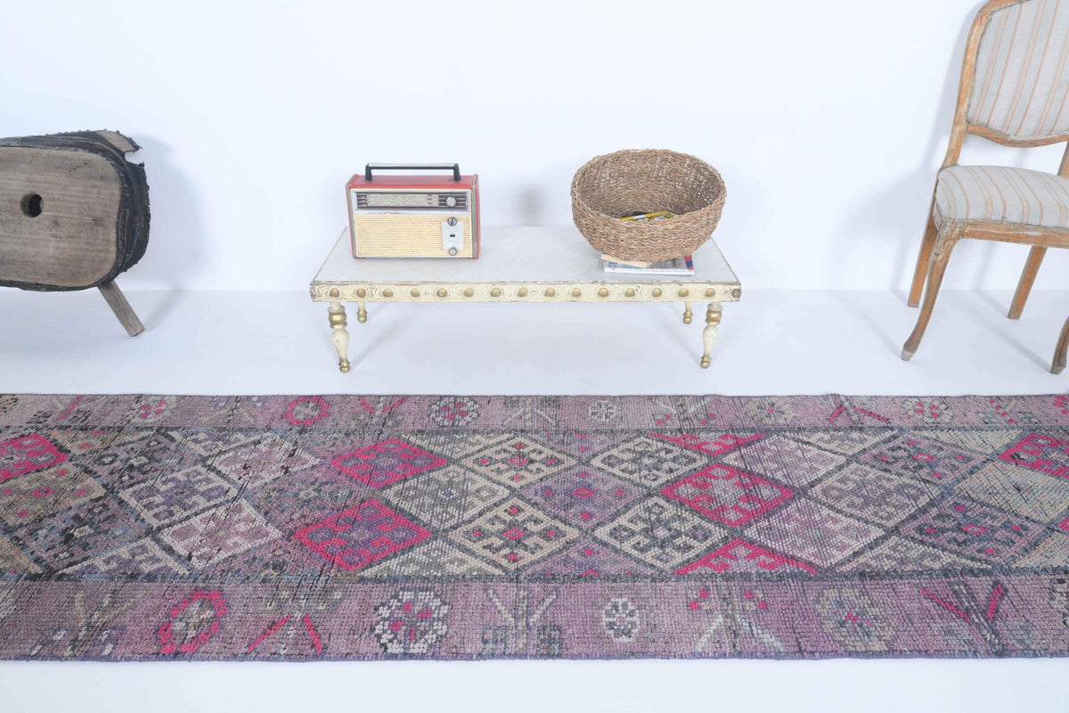 Kırmızı, gri ve kahverengi renkli el dokuma vintage yolluk, yün hav, pamuk taban