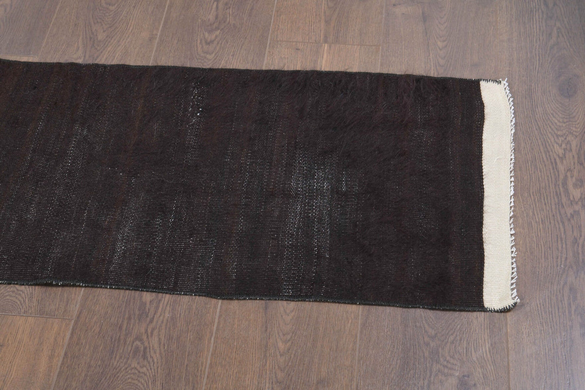 Siyah ve kahverengi renkli vintage kilim yolluk, %100 yün dokuma