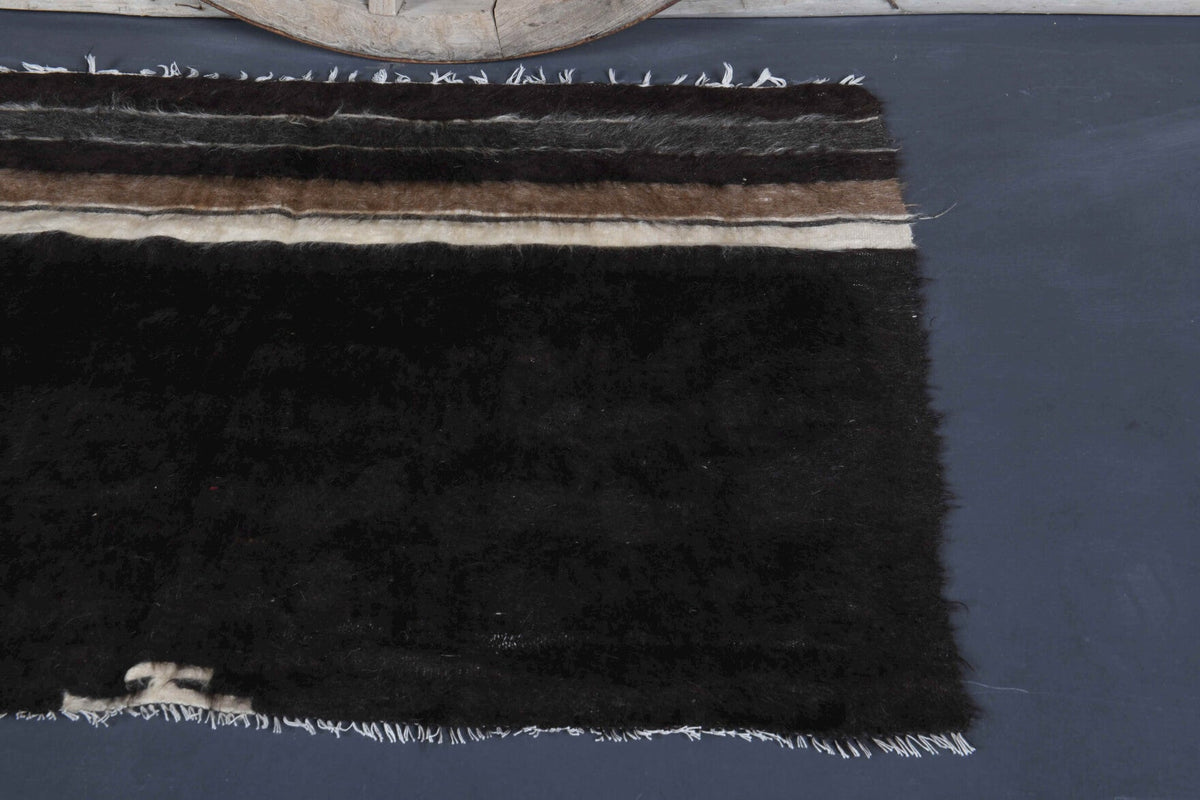 Siyah renkli el dokuma vintage kilim, %100 yün dokuma