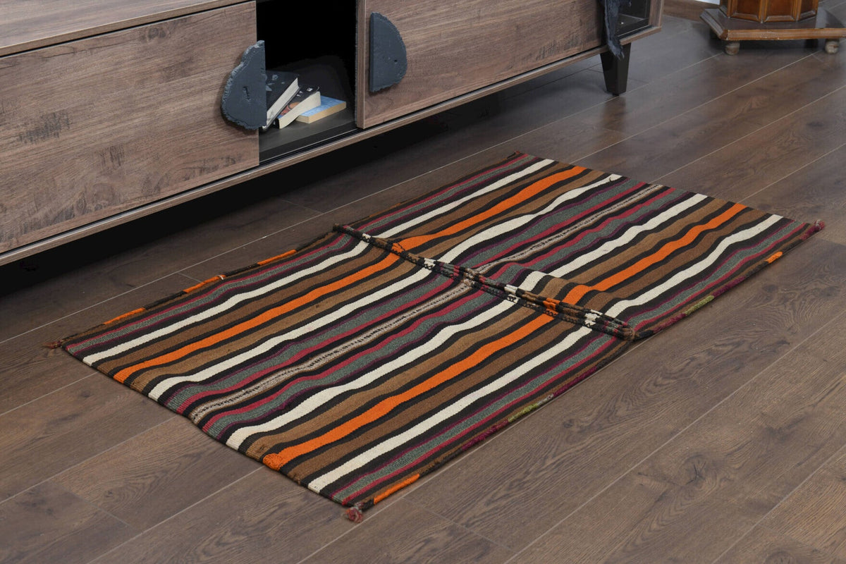 Anadolu kökenli el dokuma kilim – 1960'lar üretimi, oryantal desenli