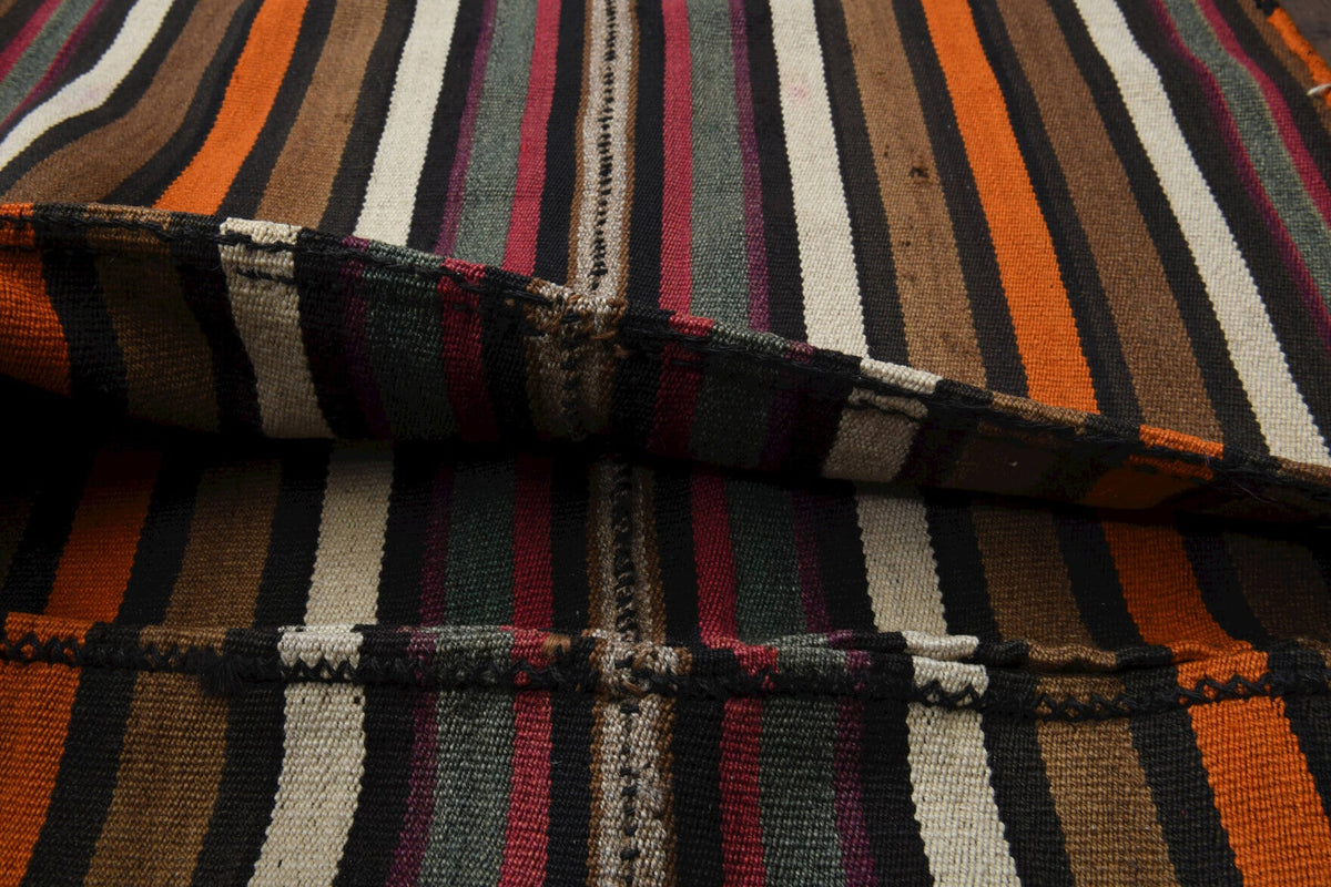Pera Halı tek parça koleksiyonu: oryantal desenli el dokuma vintage kilim, kahverengi, turuncu ve kırmızı