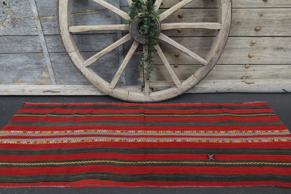Anadolu kökenli el dokuma kilim – 1960'lar üretimi, oryantal desenli
