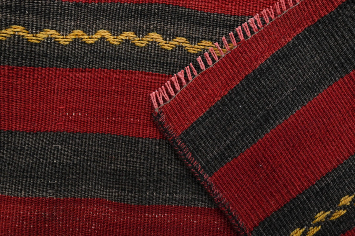 Pera Halı tek parça koleksiyonu: oryantal desenli vintage kilim yolluk, kırmızı
