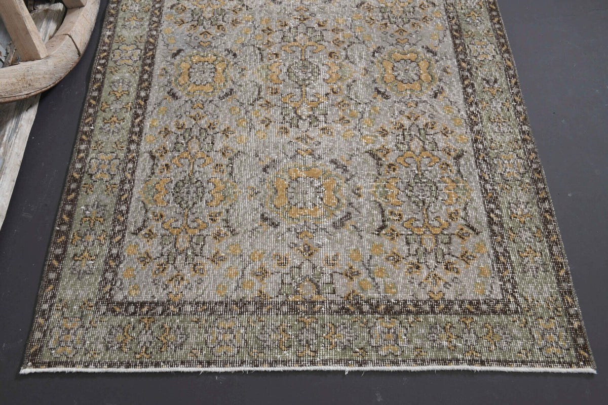 Vintage halı 116x206 cm – bej ve turuncu oryantal desenli, el dokuma